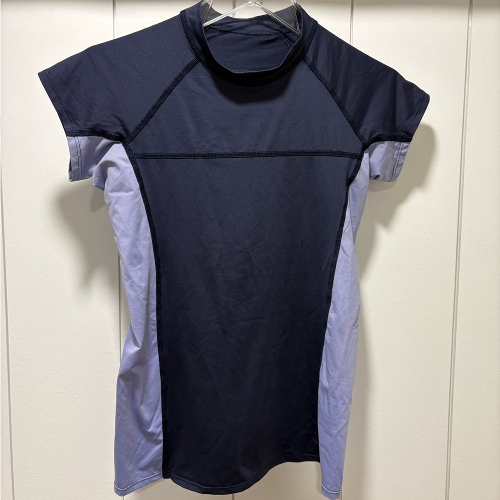 Patagonia rash guard top in 2 tones blue size Small